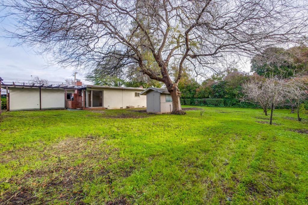 200 Almond Avenue Property Photo 5