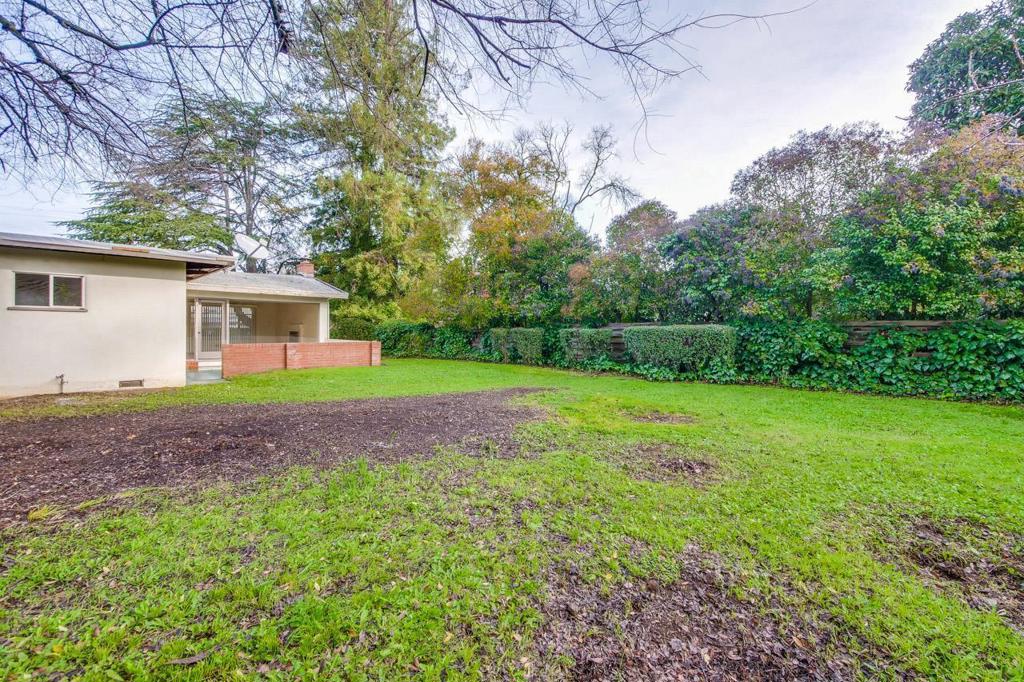 200 Almond Avenue Property Photo 8