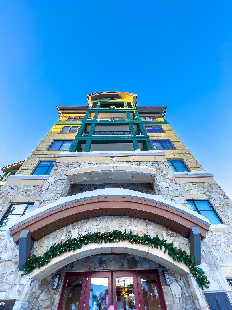 13051 Ritz Carlton Highlands Property Photo 2