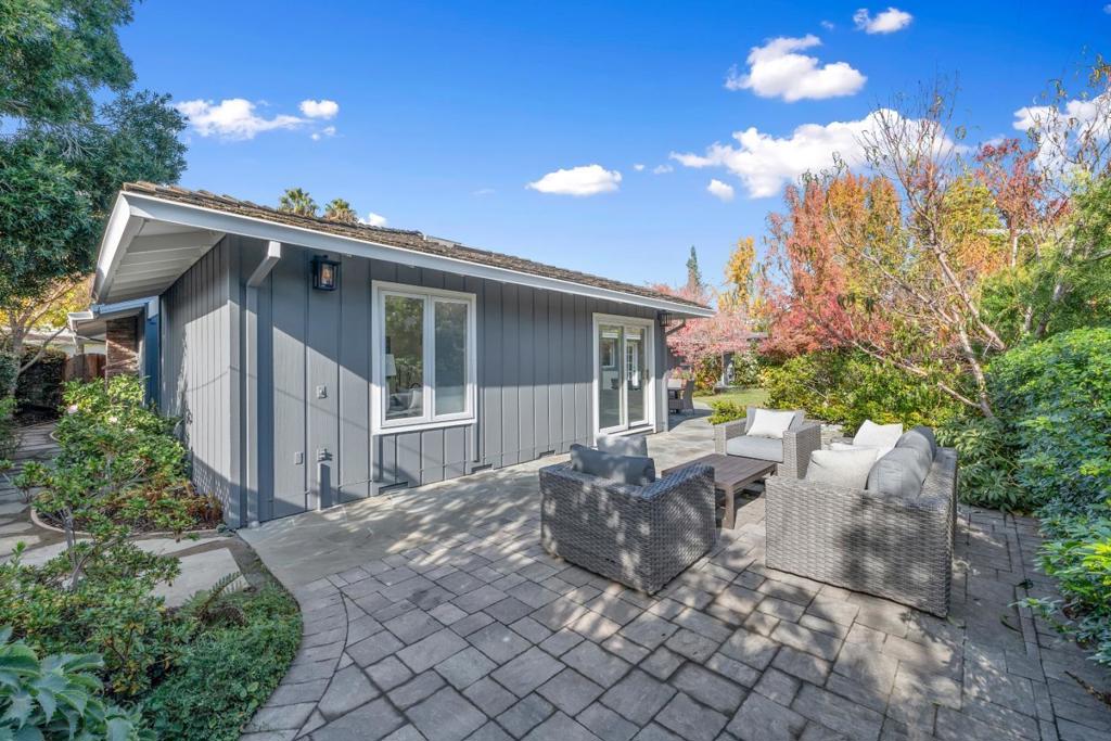 1360 Hillview Drive Property Photo 32