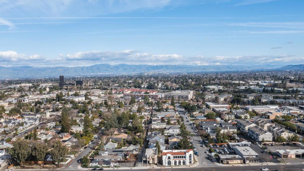 2210 S Winchester Boulevard Property Photo 4