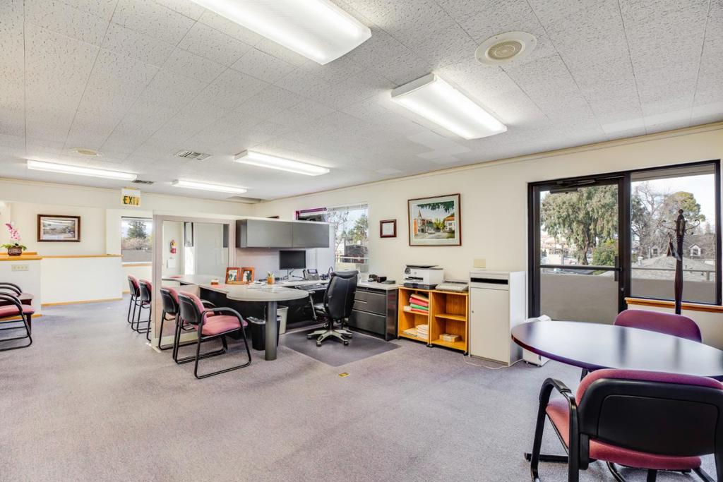 2210 S Winchester Boulevard Property Photo 10