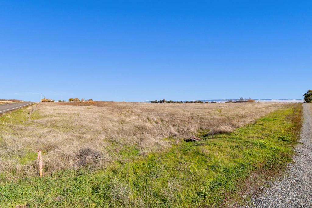 24525 Rowland, Ln Property Photo 28