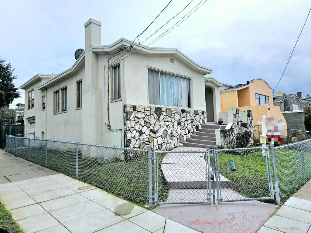 6330 Racine Street Property Photo 5