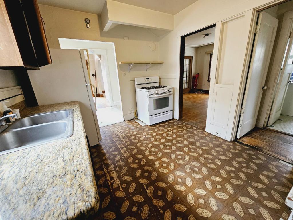 6330 Racine Street Property Photo 8