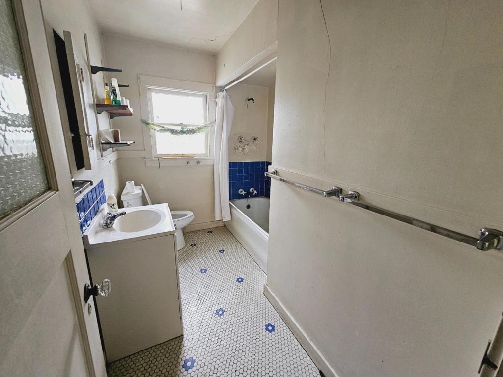 6330 Racine Street Property Photo 11