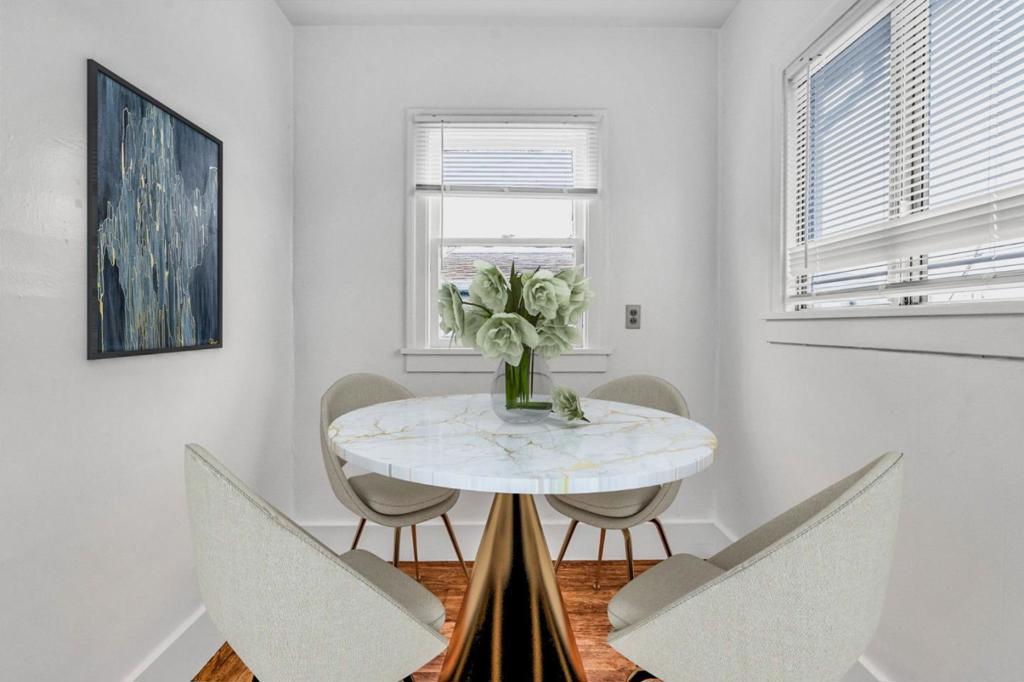 501 E 20th Street Property Photo 7