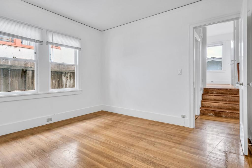 501 E 20th Street Property Photo 9