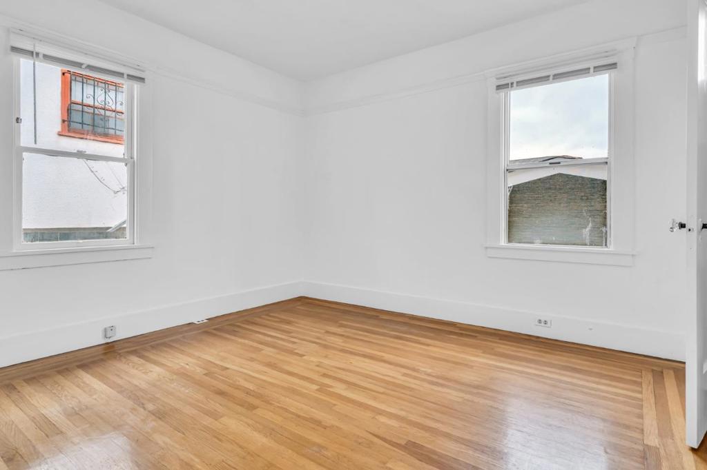 501 E 20th Street Property Photo 11