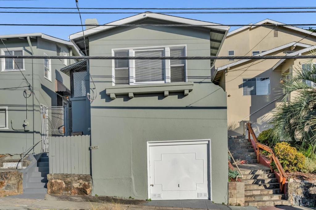 501 E 20th Street Property Photo 14