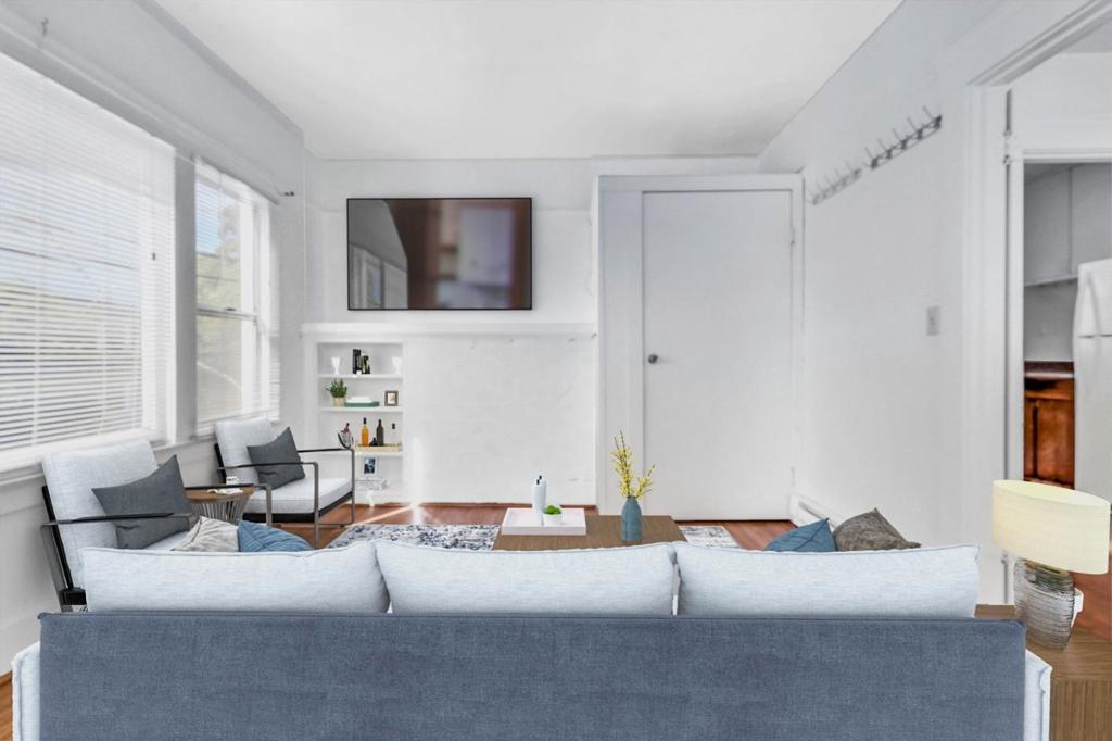 501 E 20th Street Property Photo 18