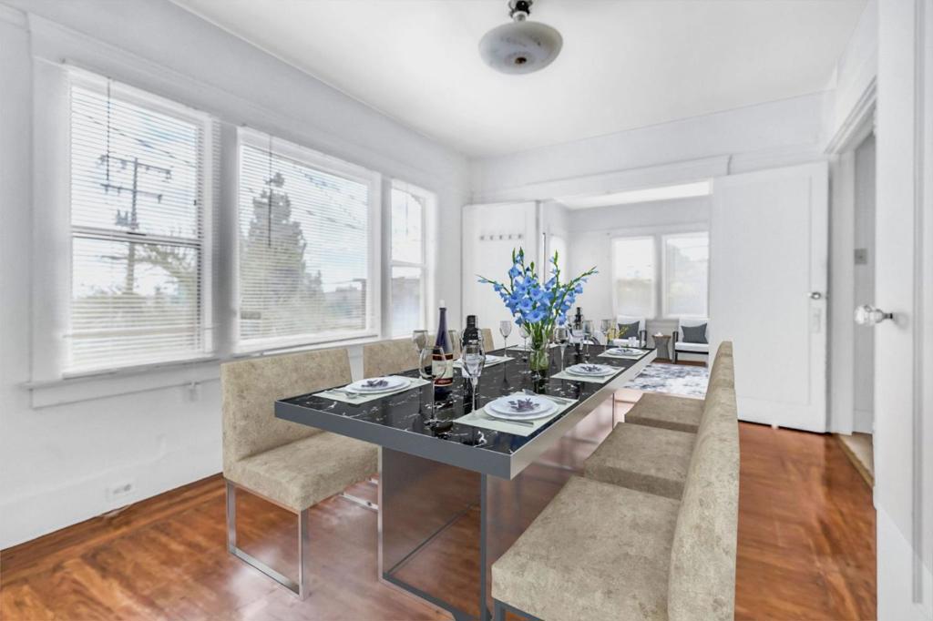 501 E 20th Street Property Photo 19