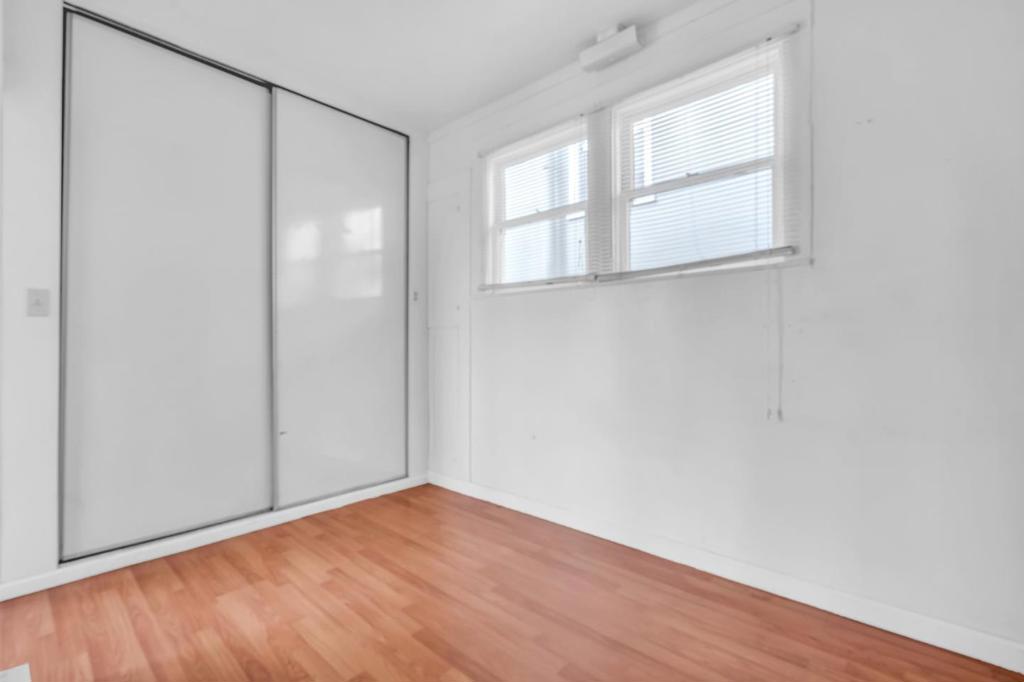 501 E 20th Street Property Photo 21