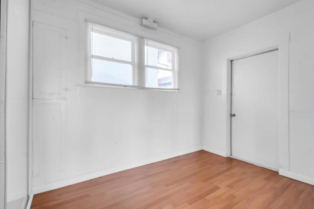 501 E 20th Street Property Photo 22