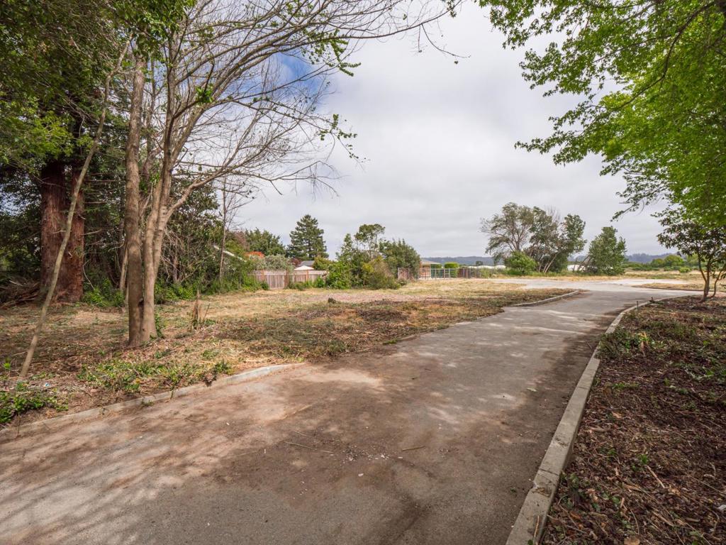 30 Riverside Road Property Photo 4