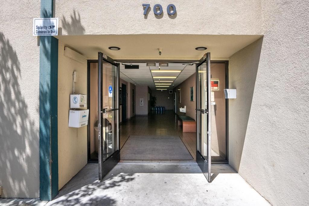 700 Frederick Street Property Photo 4