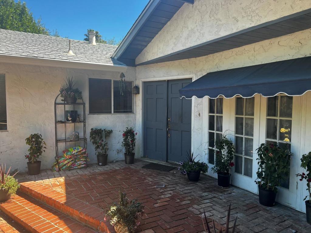 890 Encino Drive Property Photo 2
