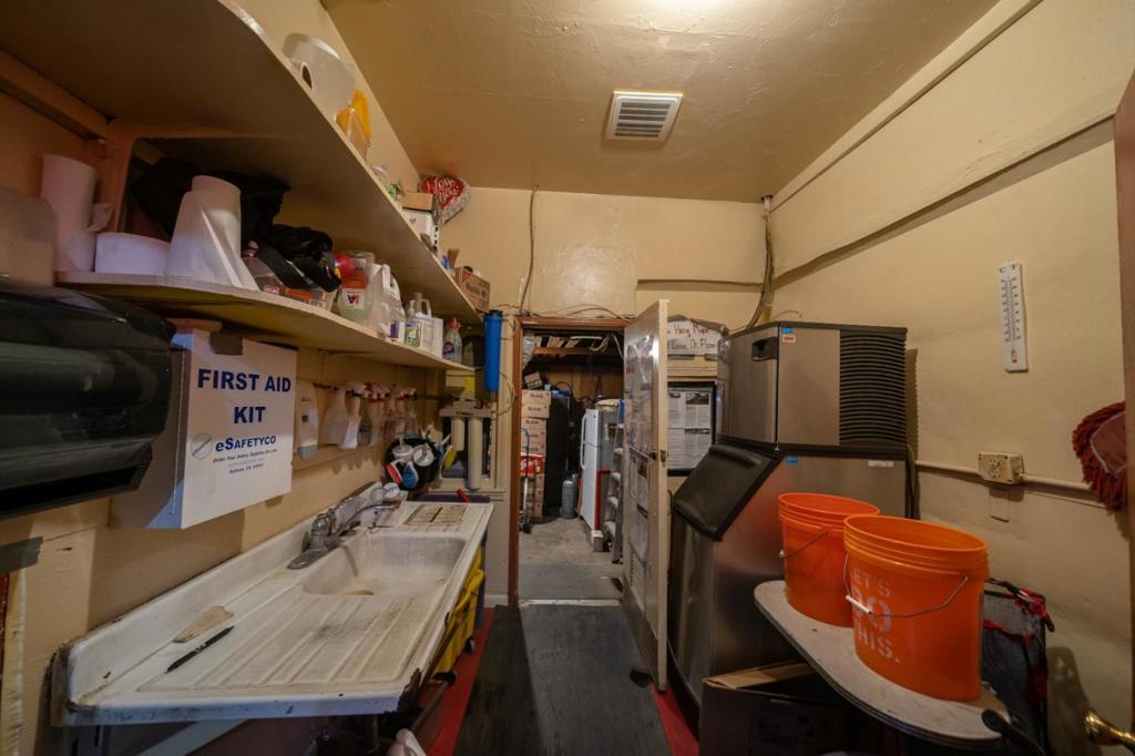 487 487 E Market Street Property Photo 10