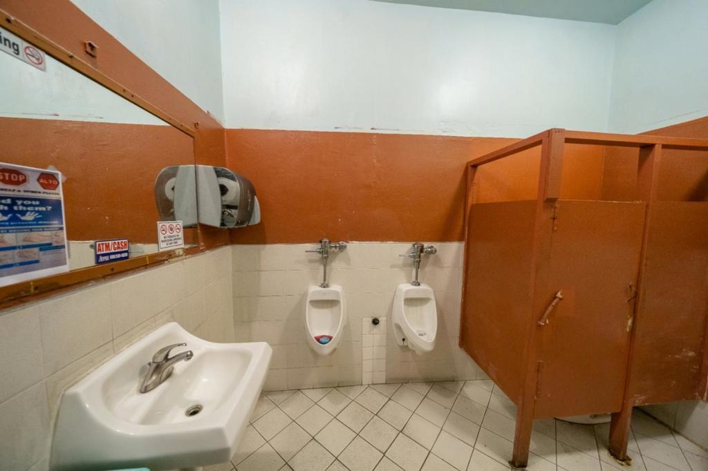 487 487 E Market Street Property Photo 21