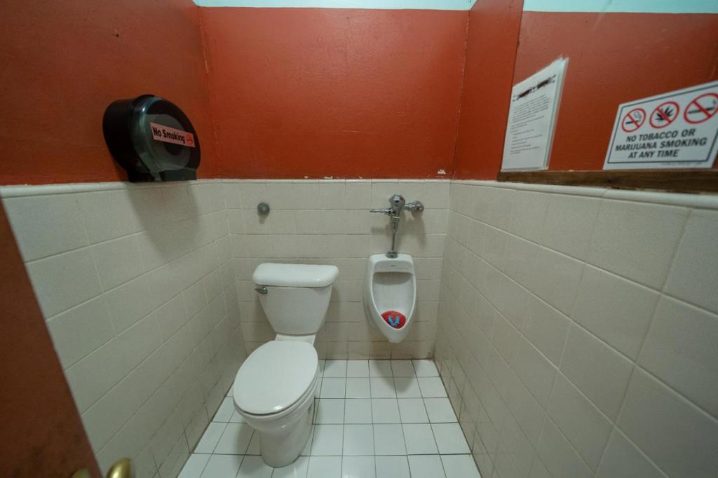 487 487 E Market Street Property Photo 23