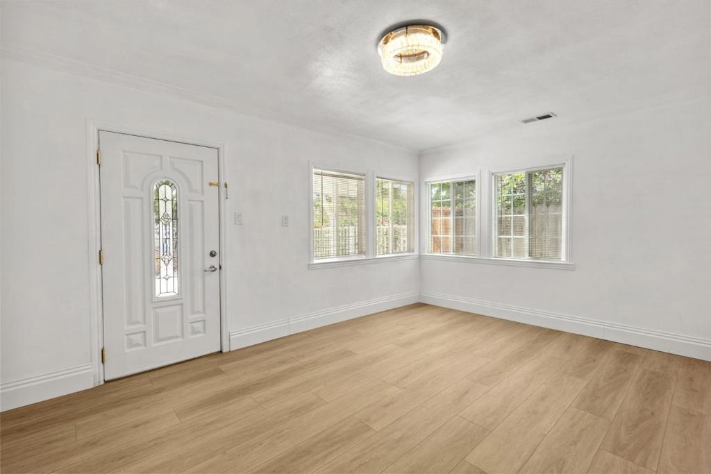 3279 Hoover Street Property Photo 7