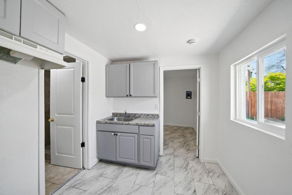 462 Delhi Avenue Property Photo 11
