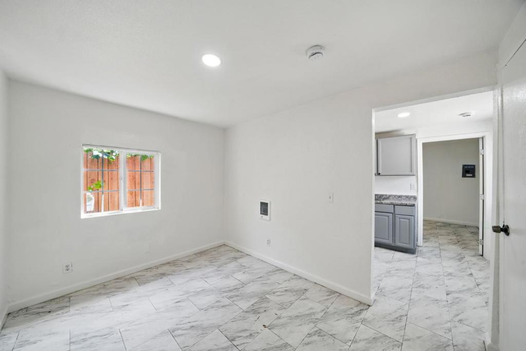 462 Delhi Avenue Property Photo 12
