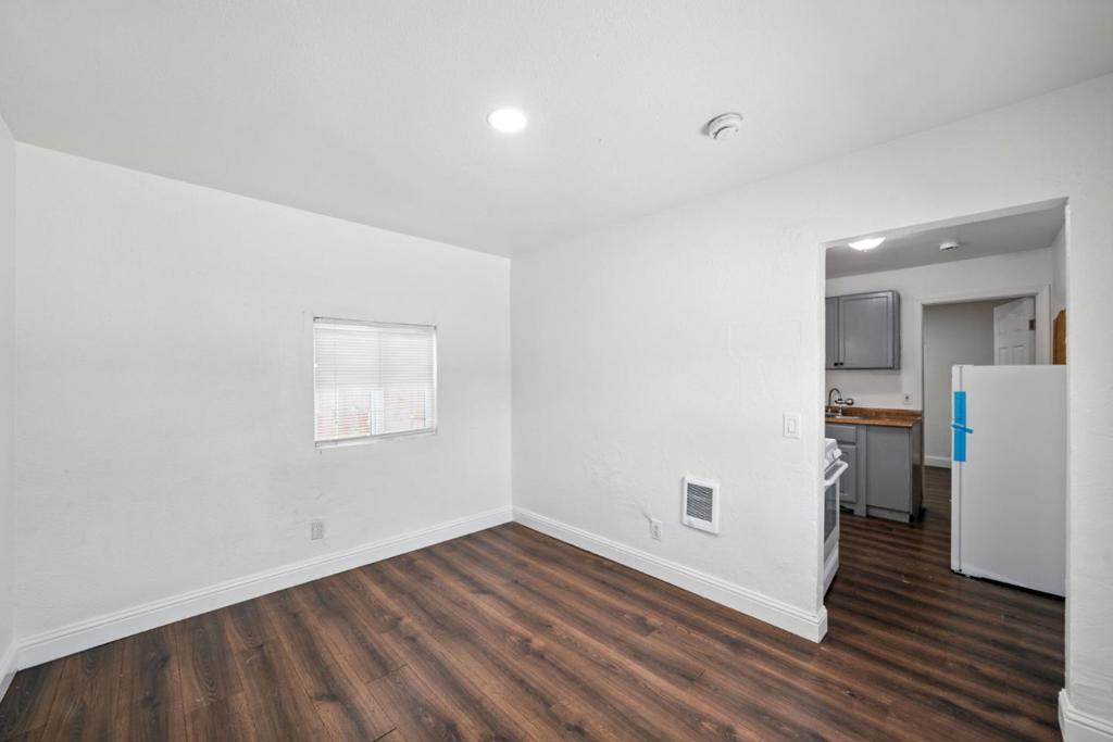 462 Delhi Avenue Property Photo 14