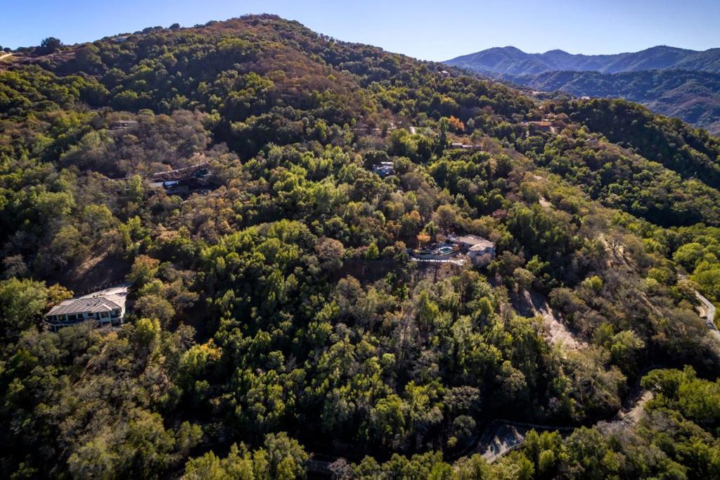 21292 Cinnabar Hills Road Property Photo 3