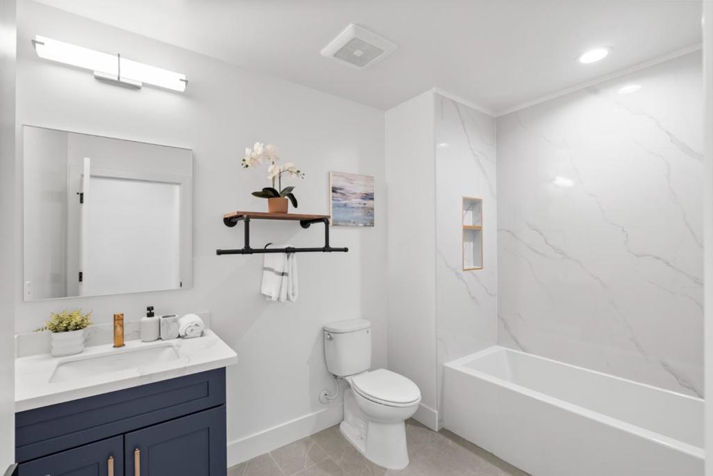 560 El Camino Real 202 Property Photo 13