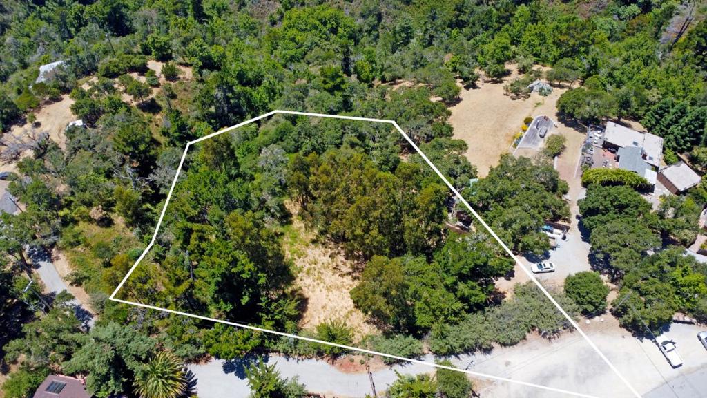 8 E Coastlands Property Photo 6