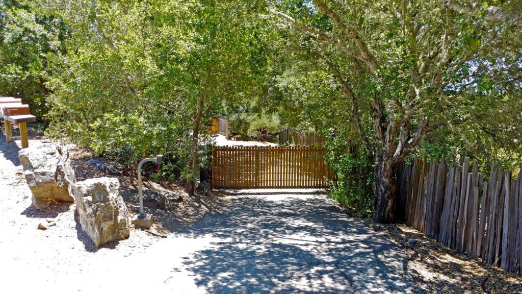 8 E Coastlands Property Photo 7