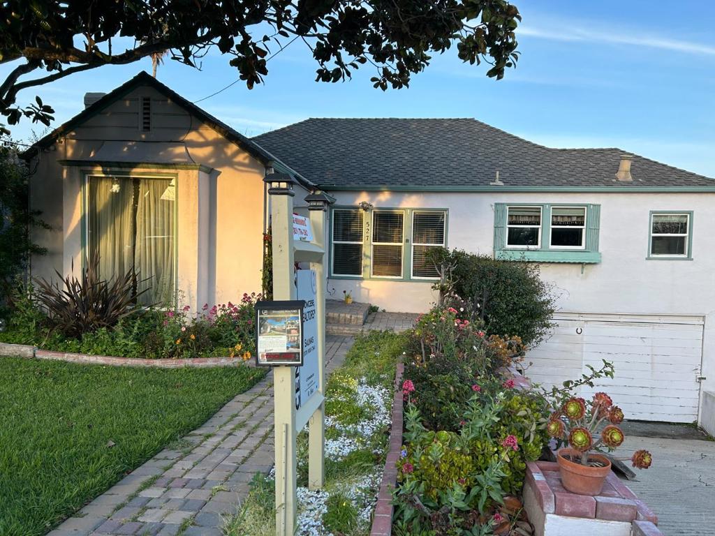 527 Capitol Street Property Photo