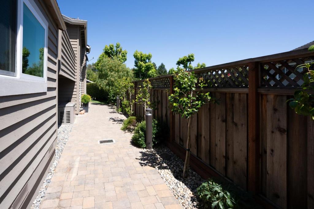 103 Victoria Lane Property Photo 54