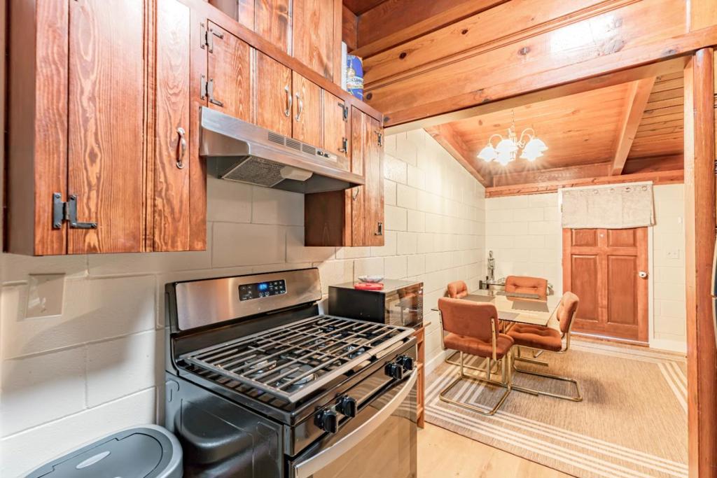 1579 Valley View Road Property Photo 17