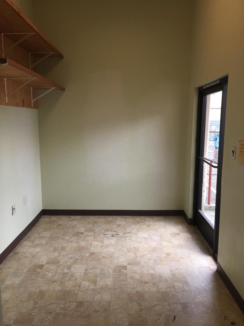 567 Laurel Street Property Photo 8