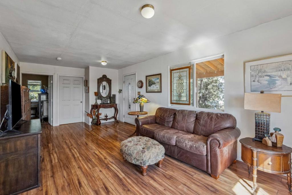 6787 Croy Road Property Photo 12