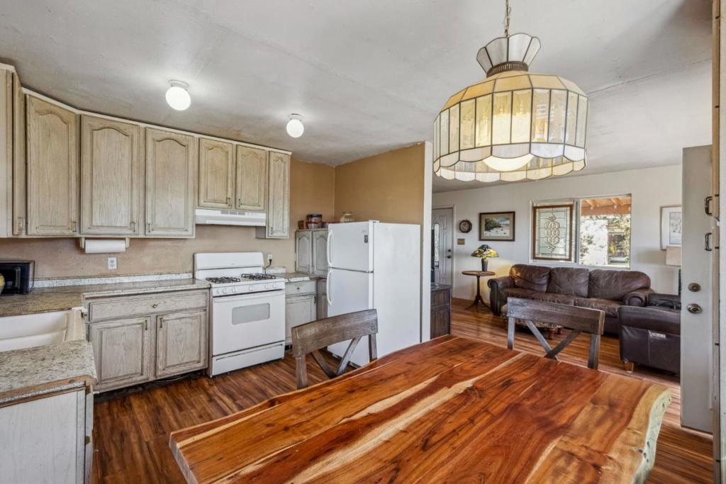 6787 Croy Road Property Photo 18