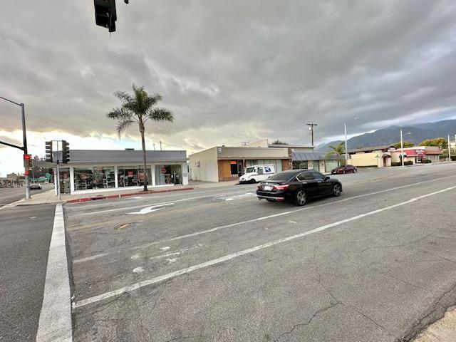 911 S 1st Avenue Property Photo 21