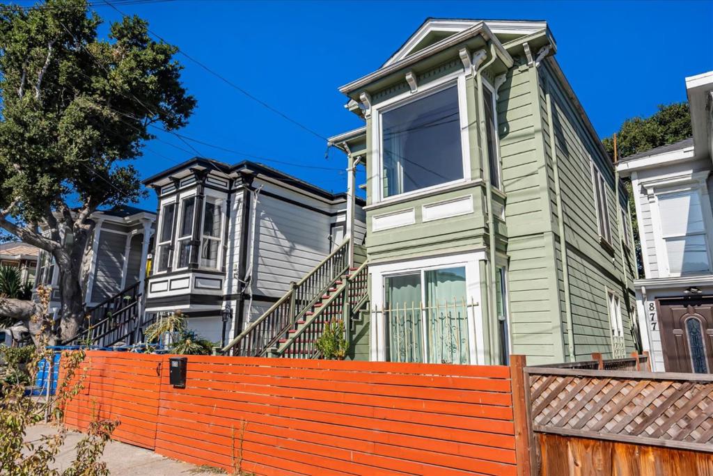 873 Wood Street Property Photo 2