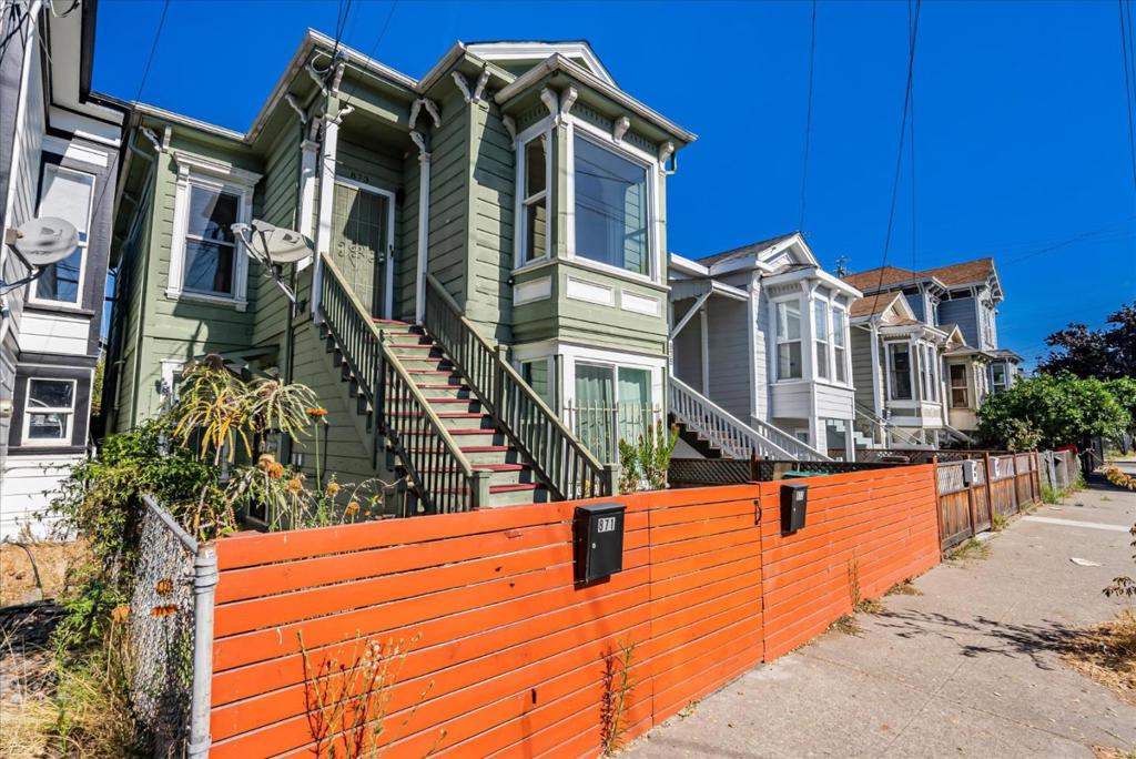 873 Wood Street Property Photo 3