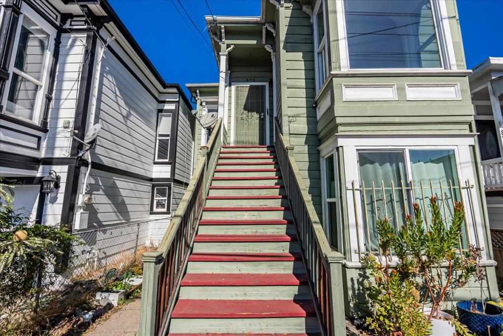 873 Wood Street Property Photo 4