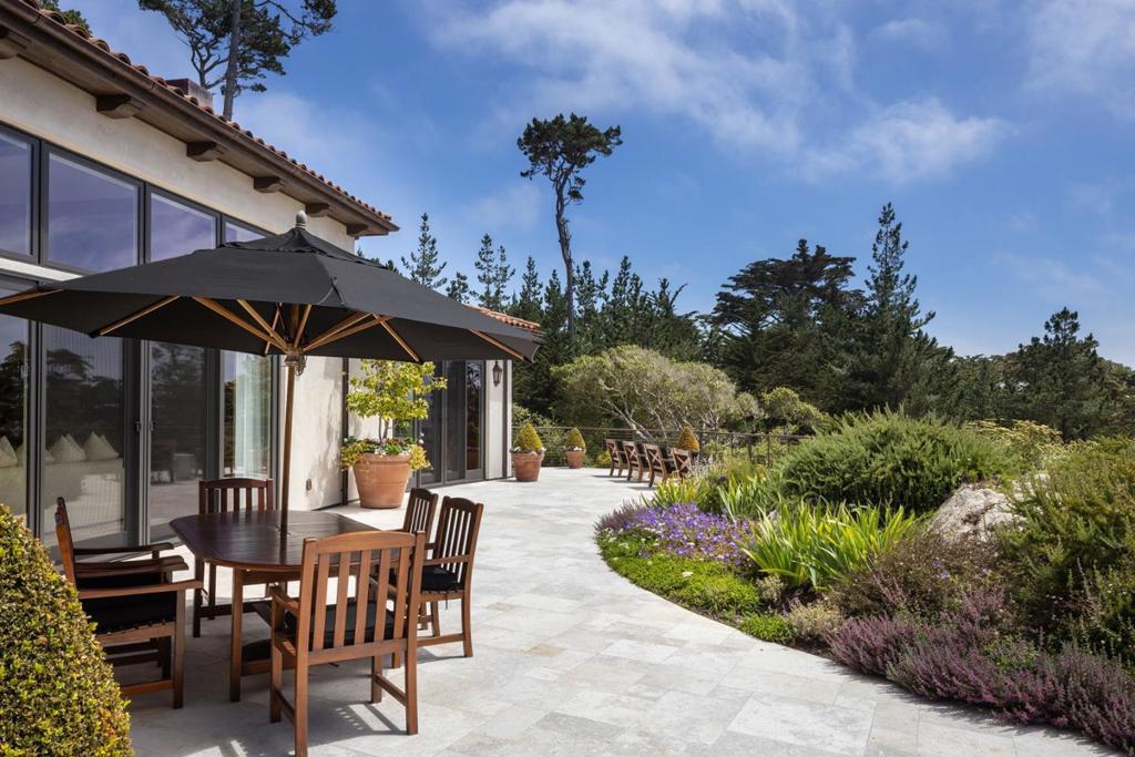 3187 17 Mile Drive Property Photo 13