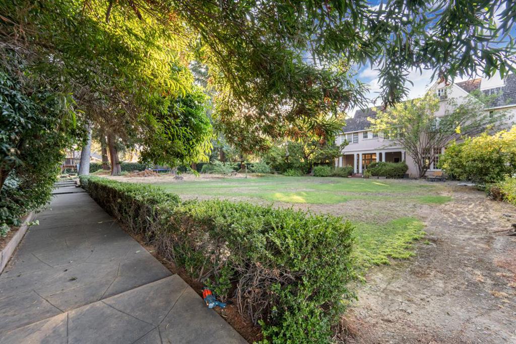 1190 Emory Street Property Photo 11