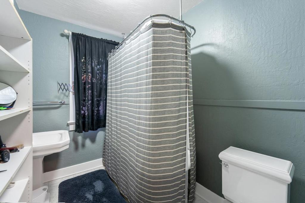 1190 Emory Street Property Photo 43