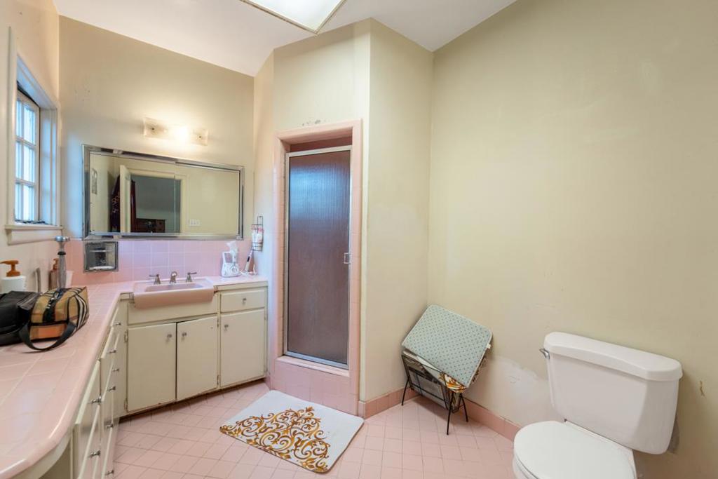 1190 Emory Street Property Photo 86