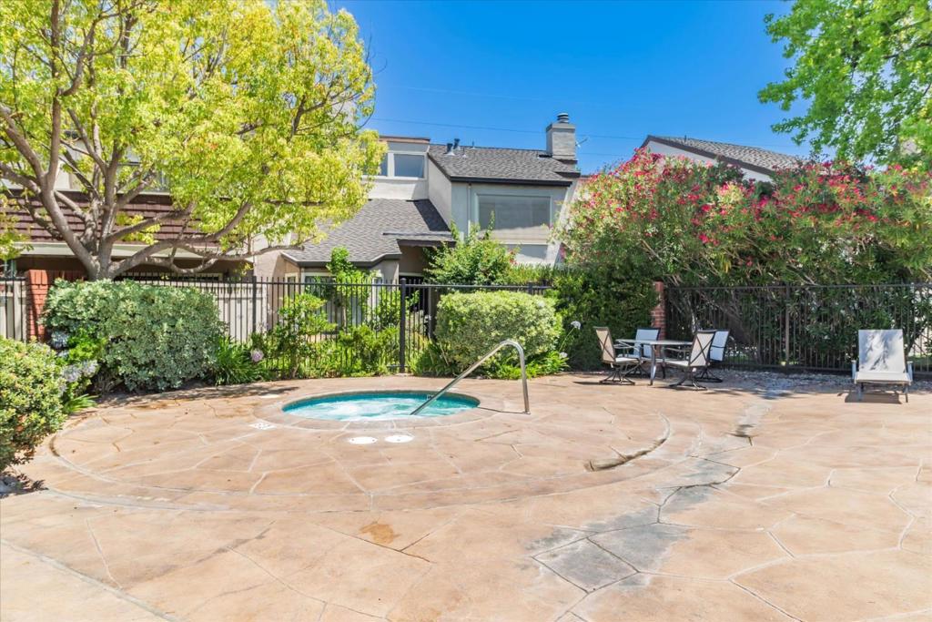 1662 Las Piedras Court Property Photo 11