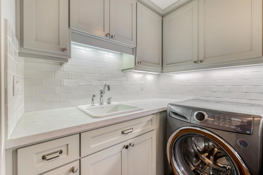 1768 Emerson Street Property Photo 63
