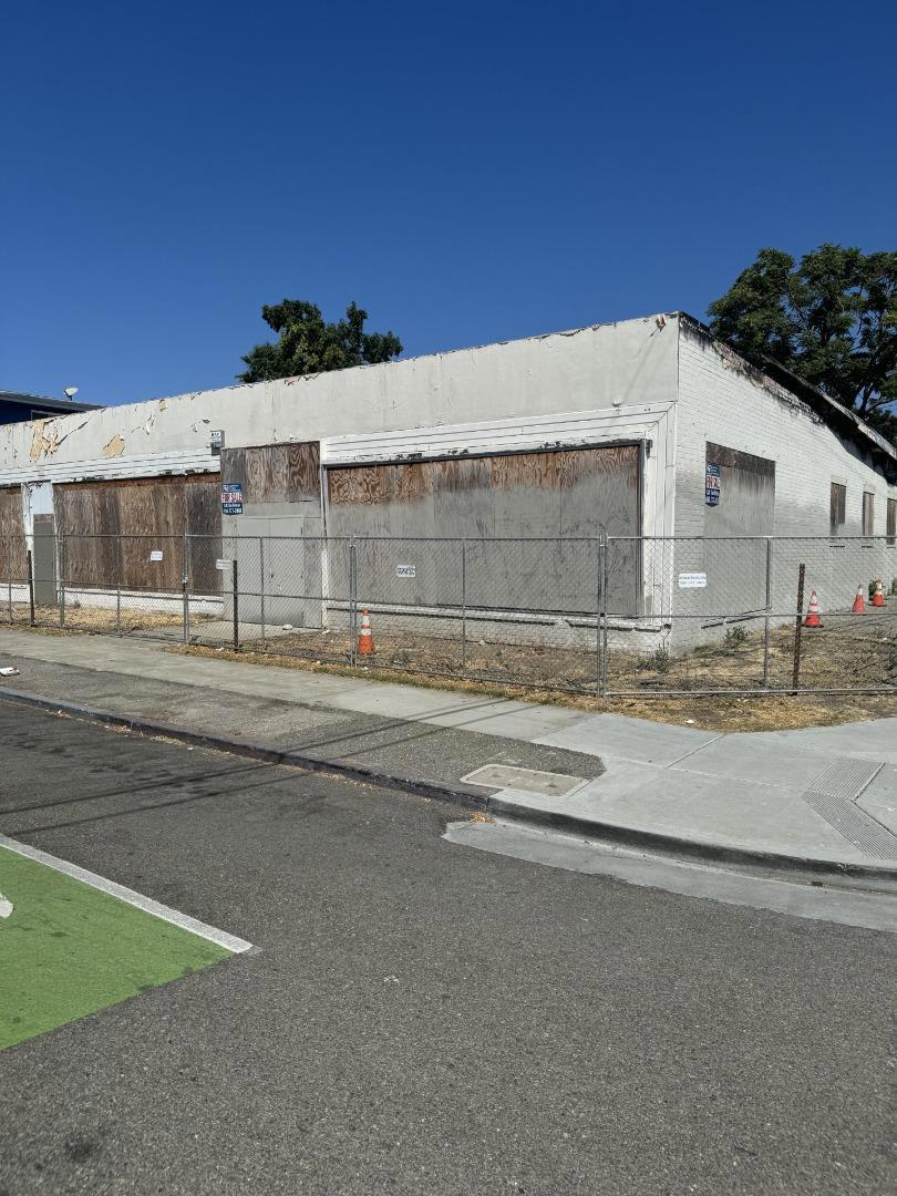 909 Park Avenue Property Photo