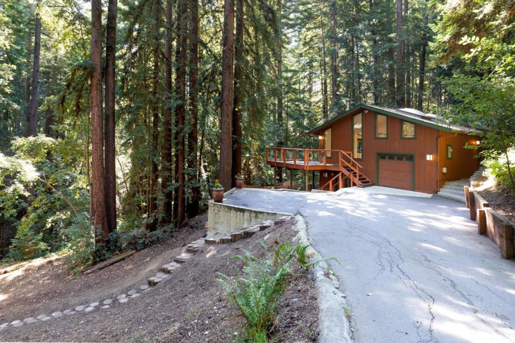 355 Waldeberg Road Property Photo